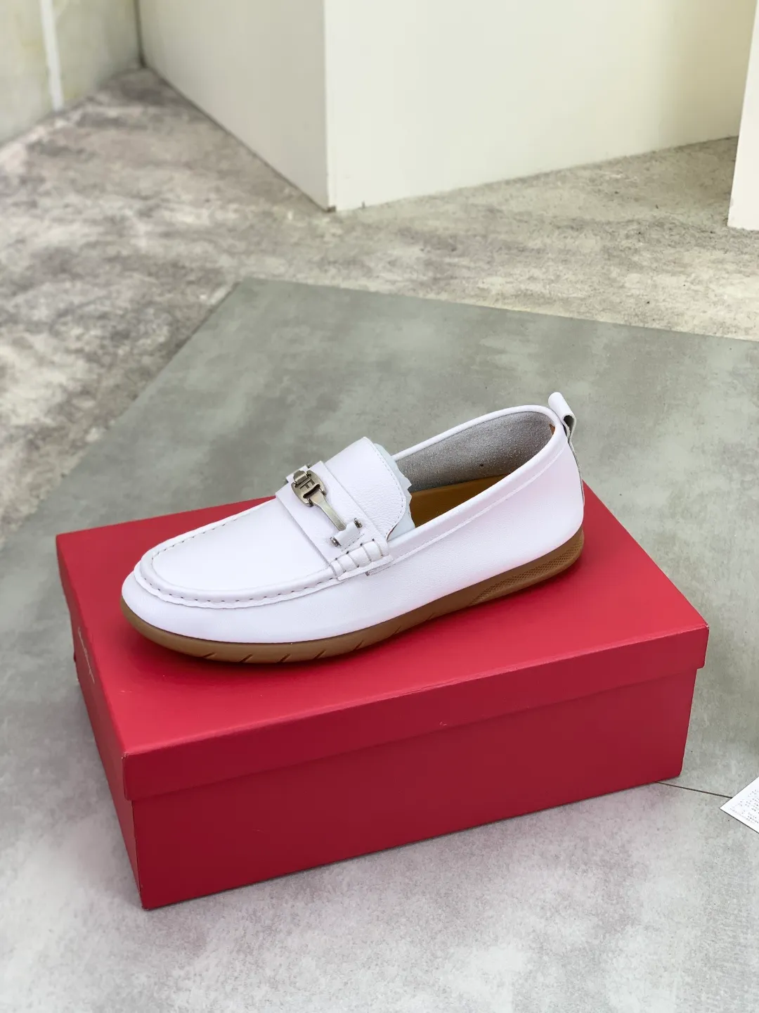 Men's shoes 💰P480 New model [Ferragamo/Ferragamo] Latest model Original imported calfskin, imported pigskin lining + original luxury metal buckle + original rubber outsole Soft and comfortable Size number: 38-44